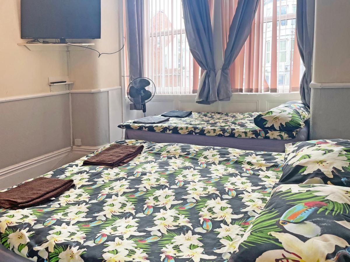 Hayward Hotel — Photos 1